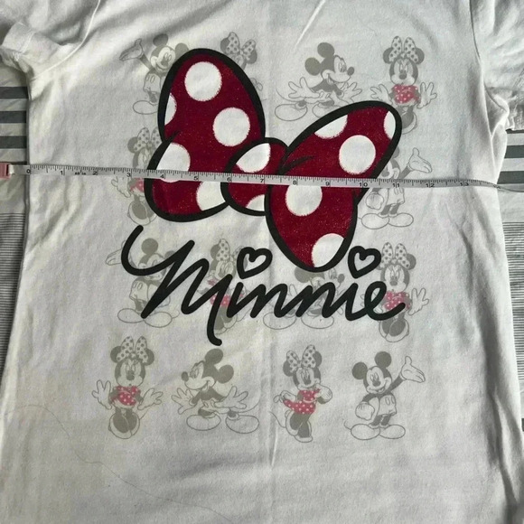 Disney Bundle of 3 t-shirts (Junior sizes) - Picture 7 of 16